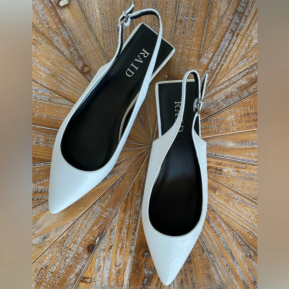 NIB Raid White Faux Leather Square Mini Heels in Size 10 Wide - Picture 5 of 6